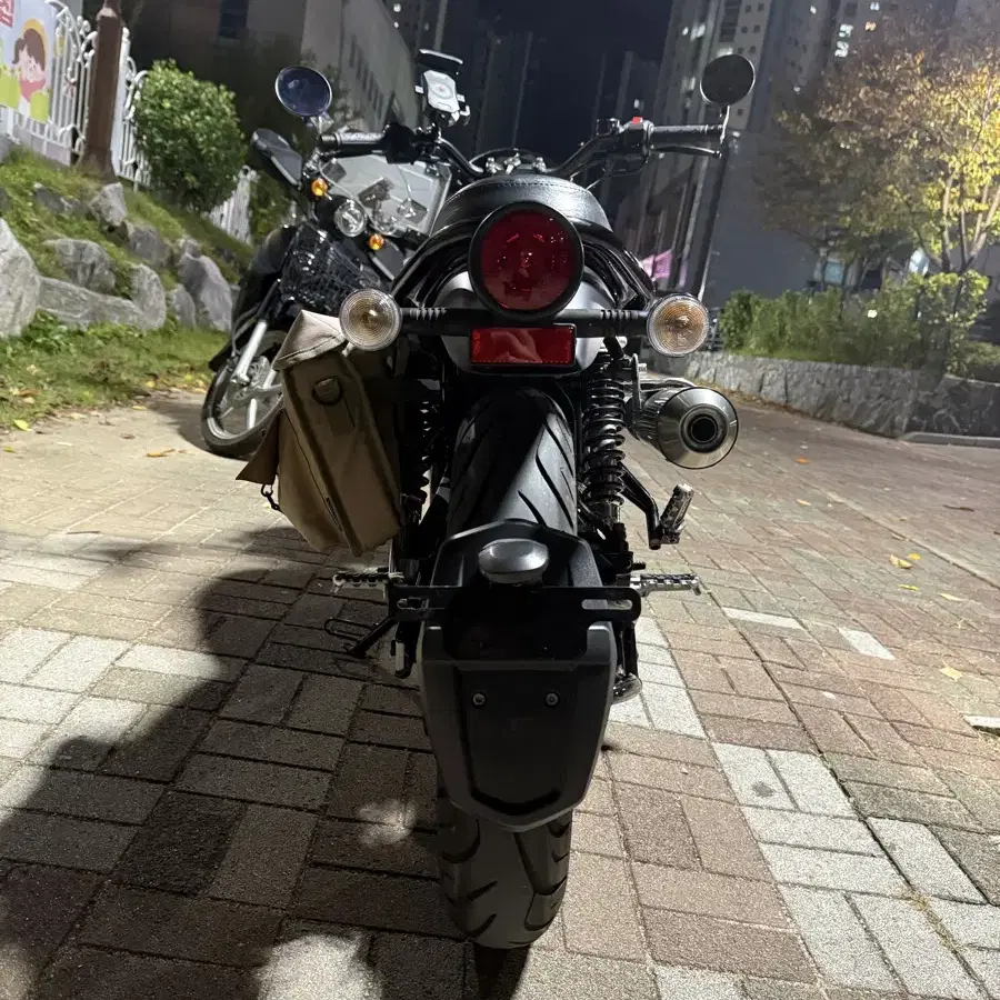 부캐너125 22년식 46**km 무광블랙 카페레이서 튜닝