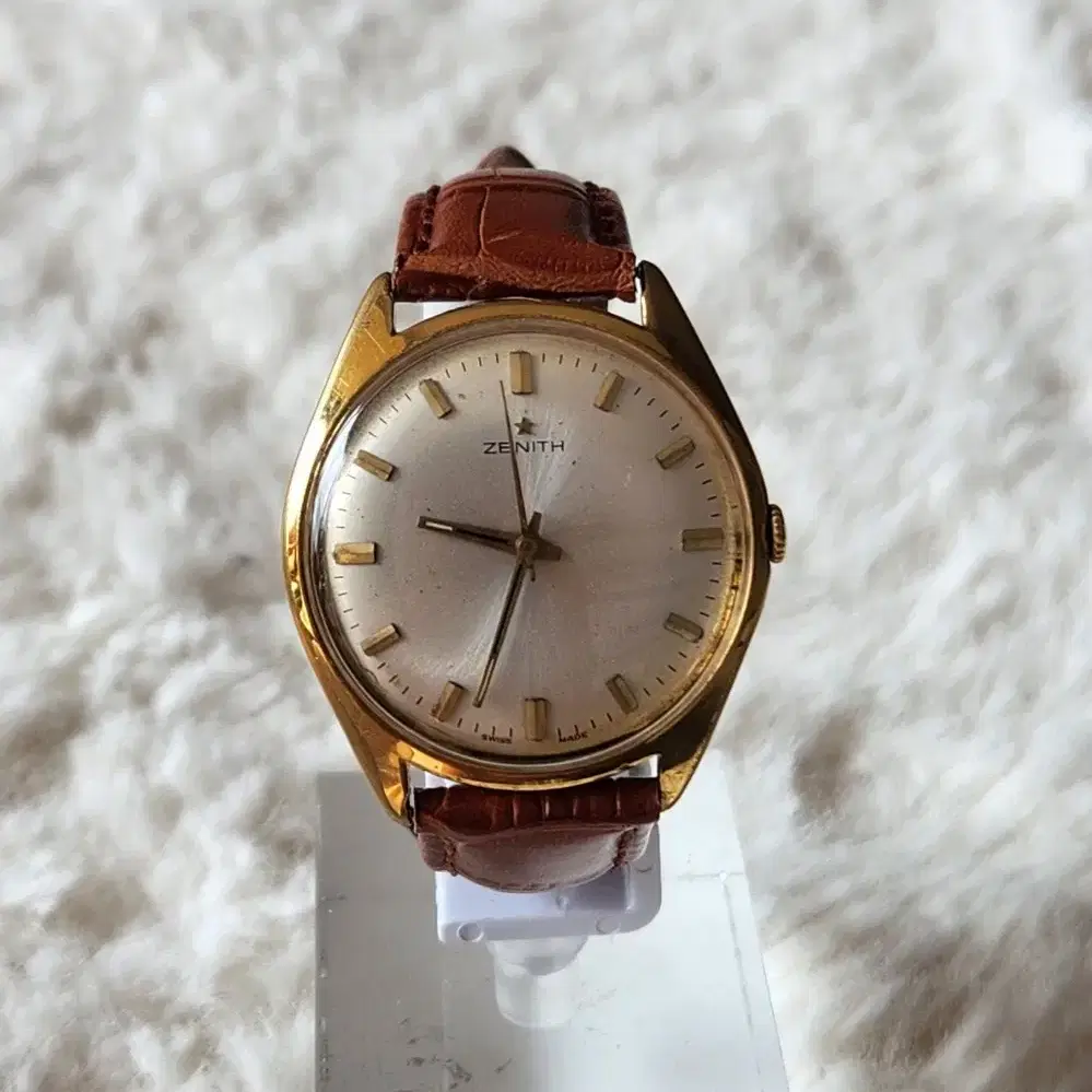 # 55 ) SWISS  ZENITH  Vintage