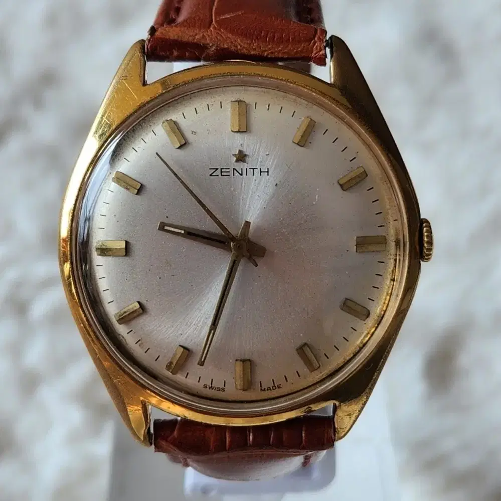 # 55 ) SWISS  ZENITH  Vintage