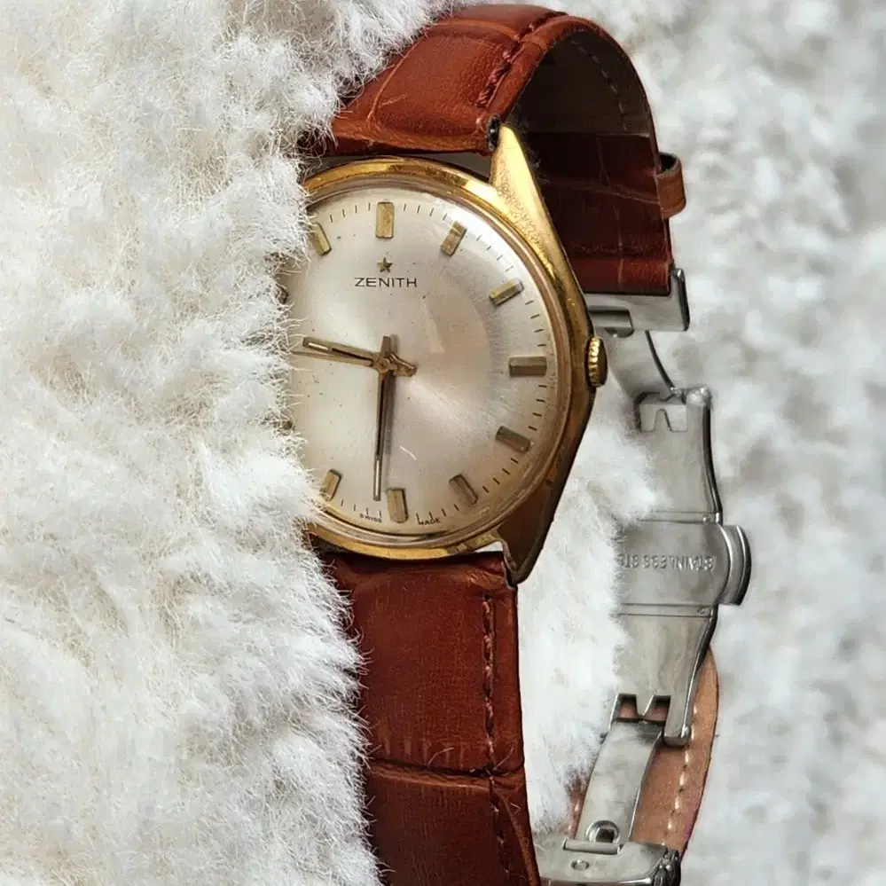 # 55 ) SWISS  ZENITH  Vintage