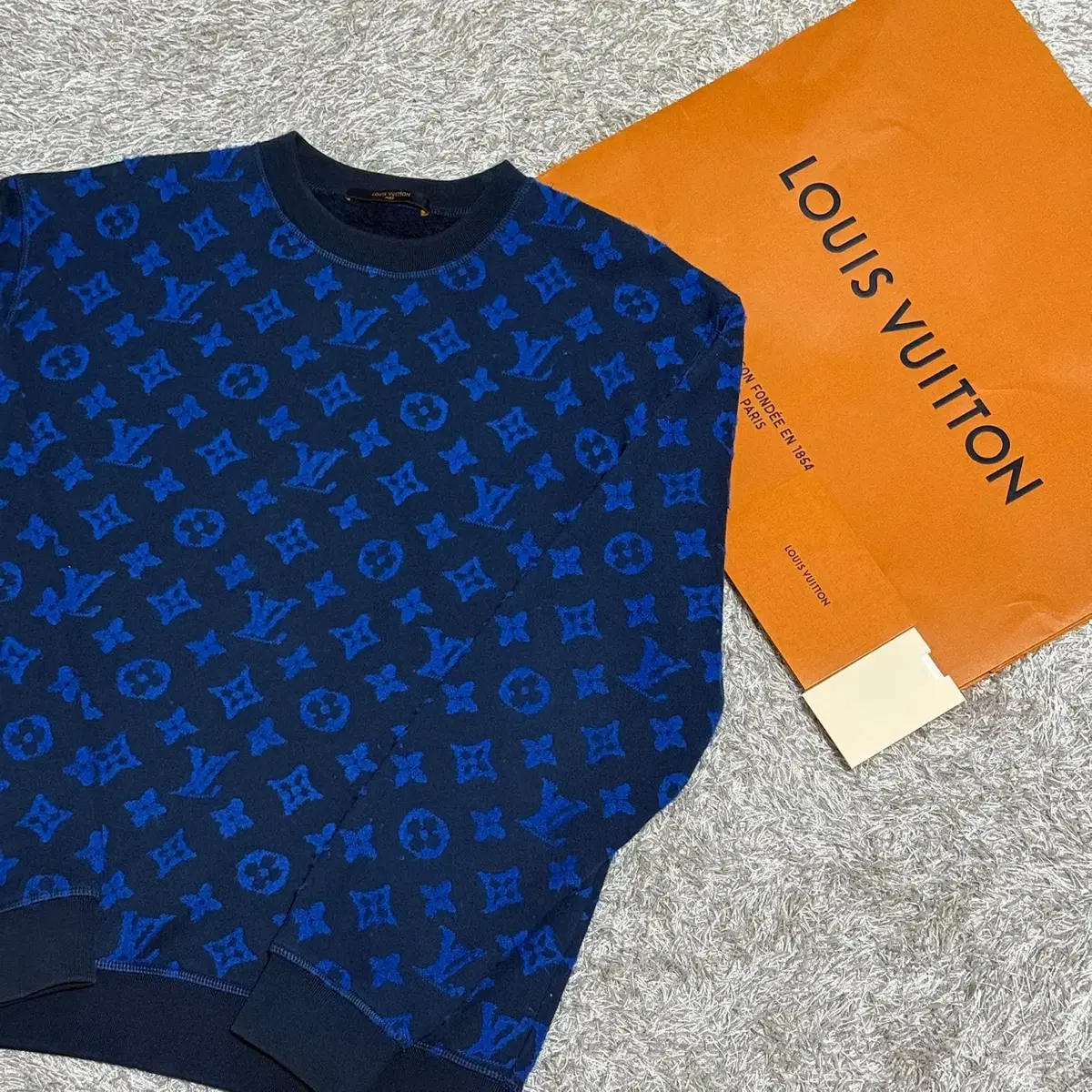 [RIO] Louis Vuitton Full Monogrammed Man.