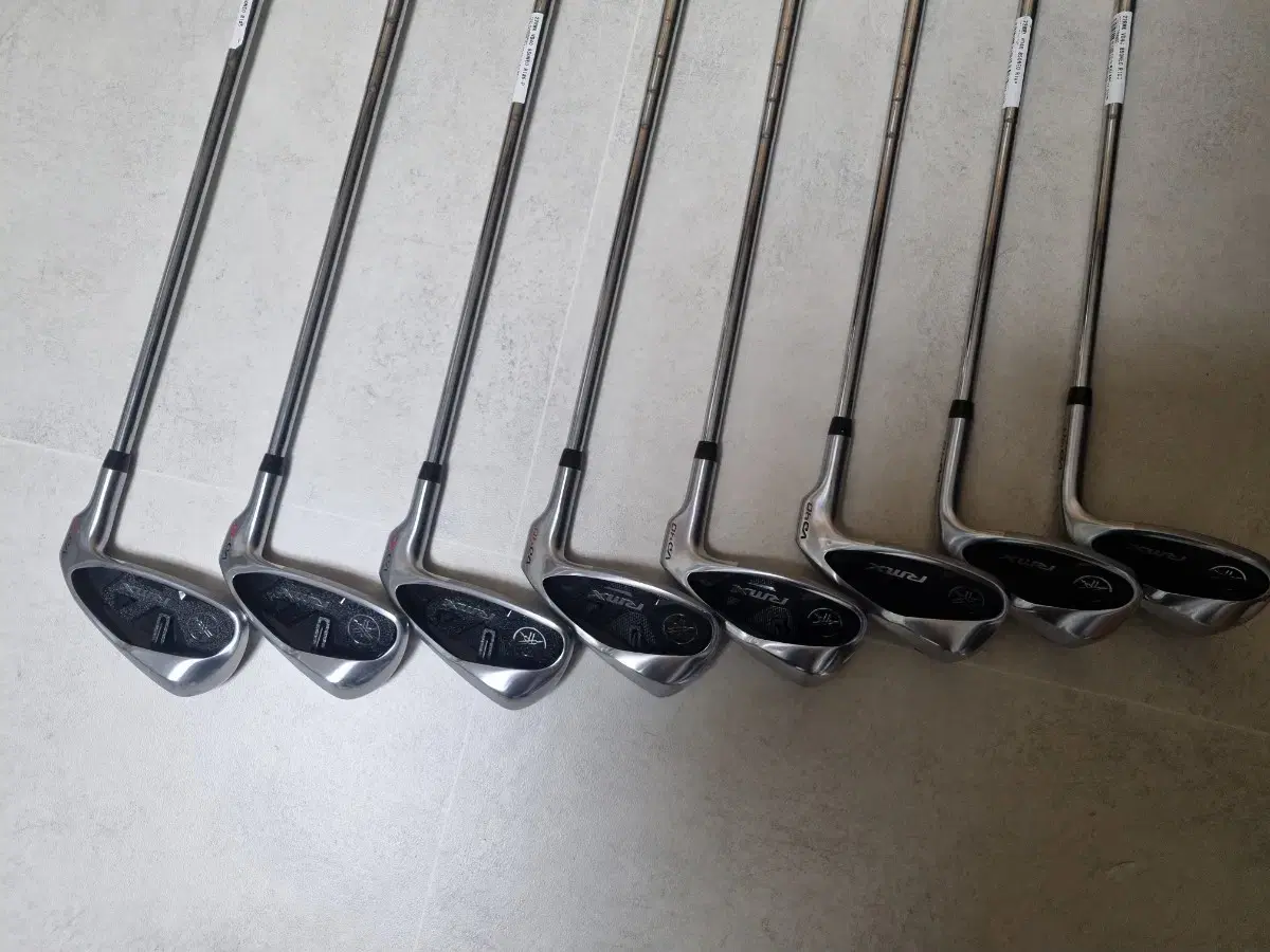 Yamaha RMX VD40 / Lightweight Steel R 8i (5~S) Iron Set