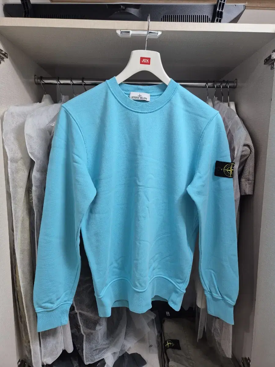 Brand new 23SS Stone Island Man to Man 95-M in mint condition