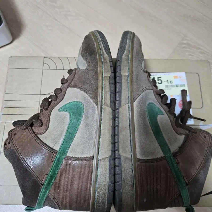 [255]nike sb dunk high wood deck