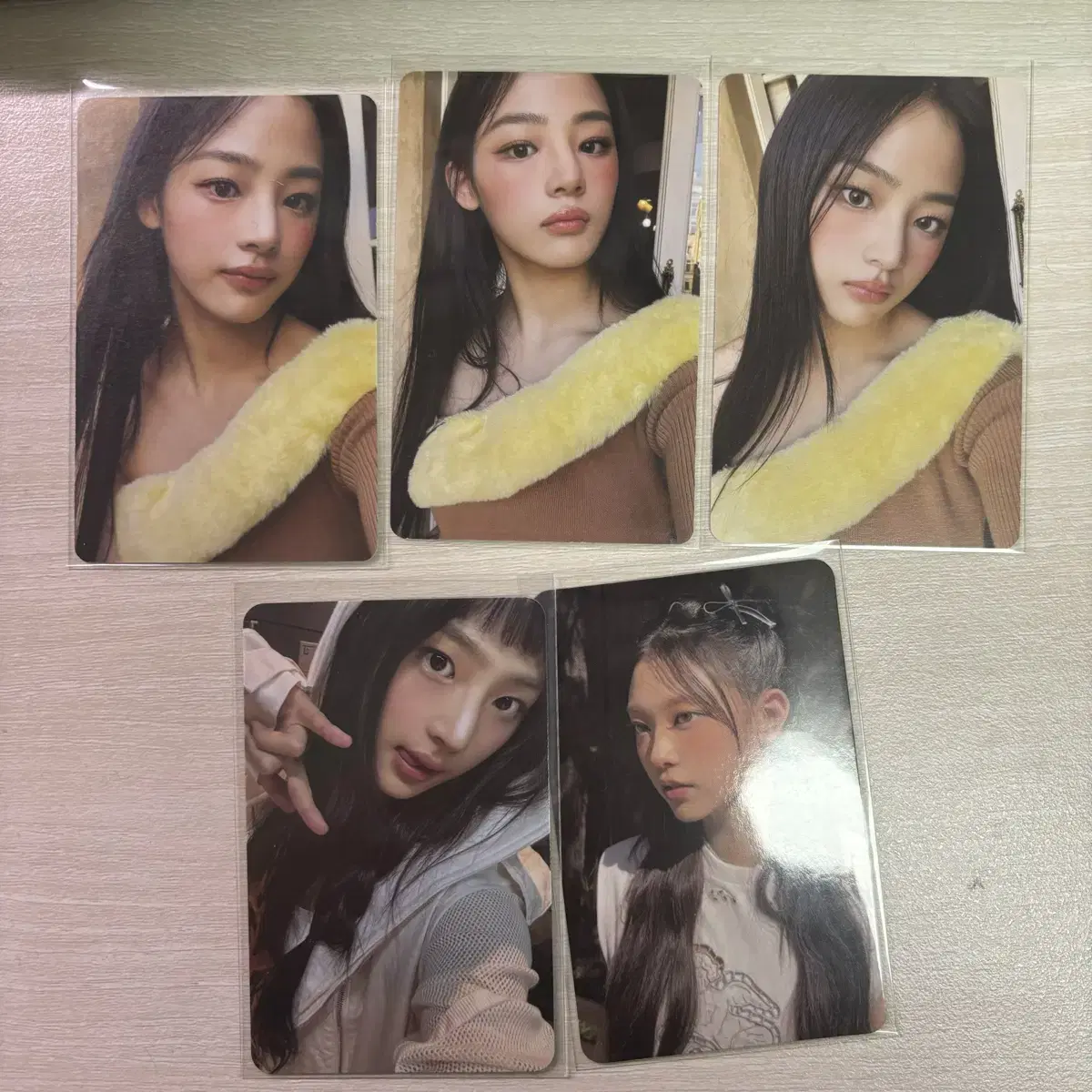 New Jeans minji Attention ID kard photocard wts haerin hanni danielle Hyeyin