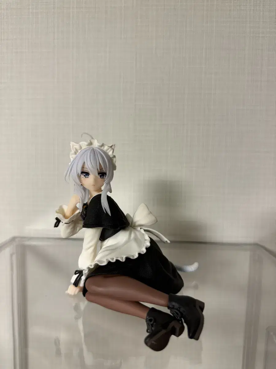 The Witch's Journey Elaina Figure Desktop Q