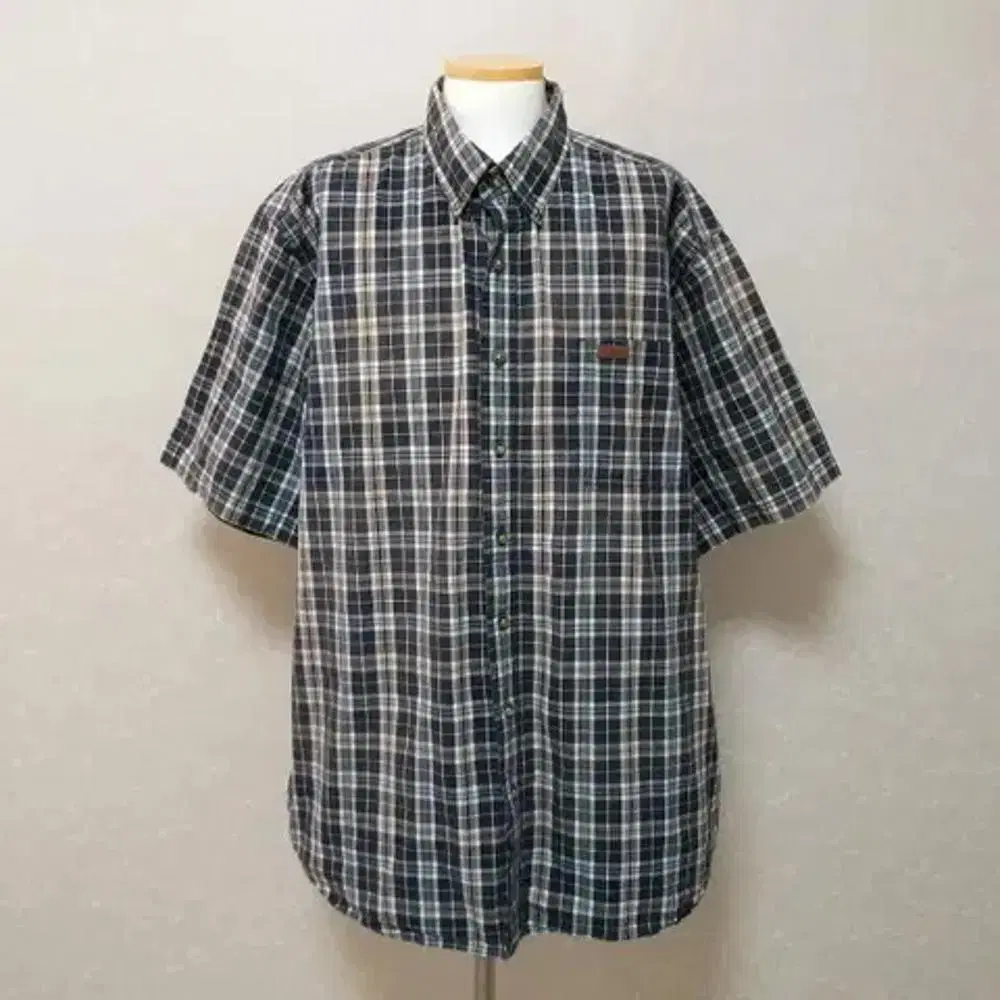 2XL Carhartt Vahn-Heart Short-Sleeved Checkered Shirt. Carhartt (C5)