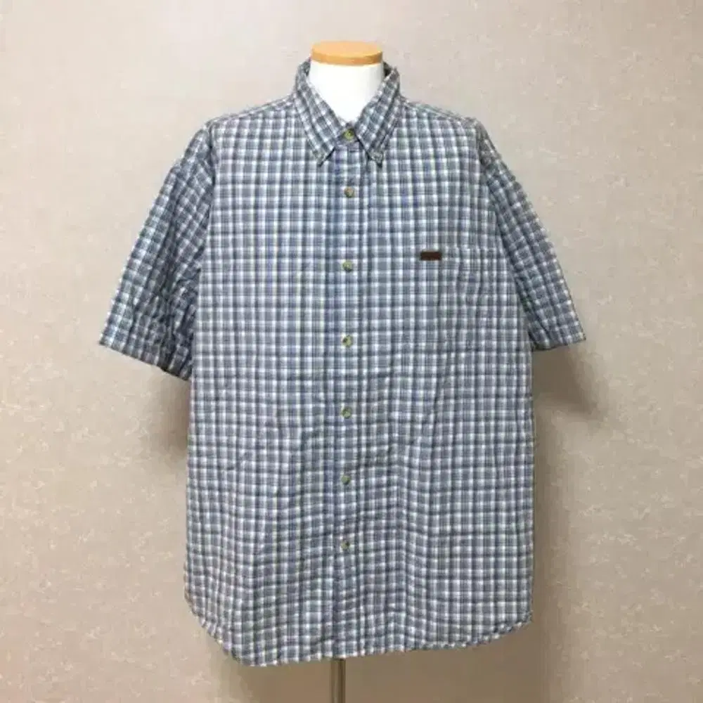 2XL Carhartt checked short sleeve shirt. Carhartt (c18)