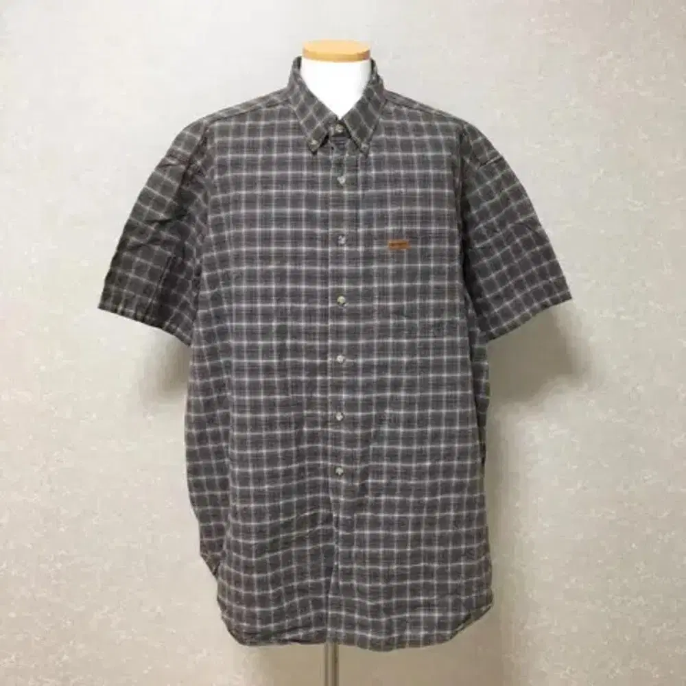 2XL Carhartt check short sleeve shirt. Carhartt (c19)