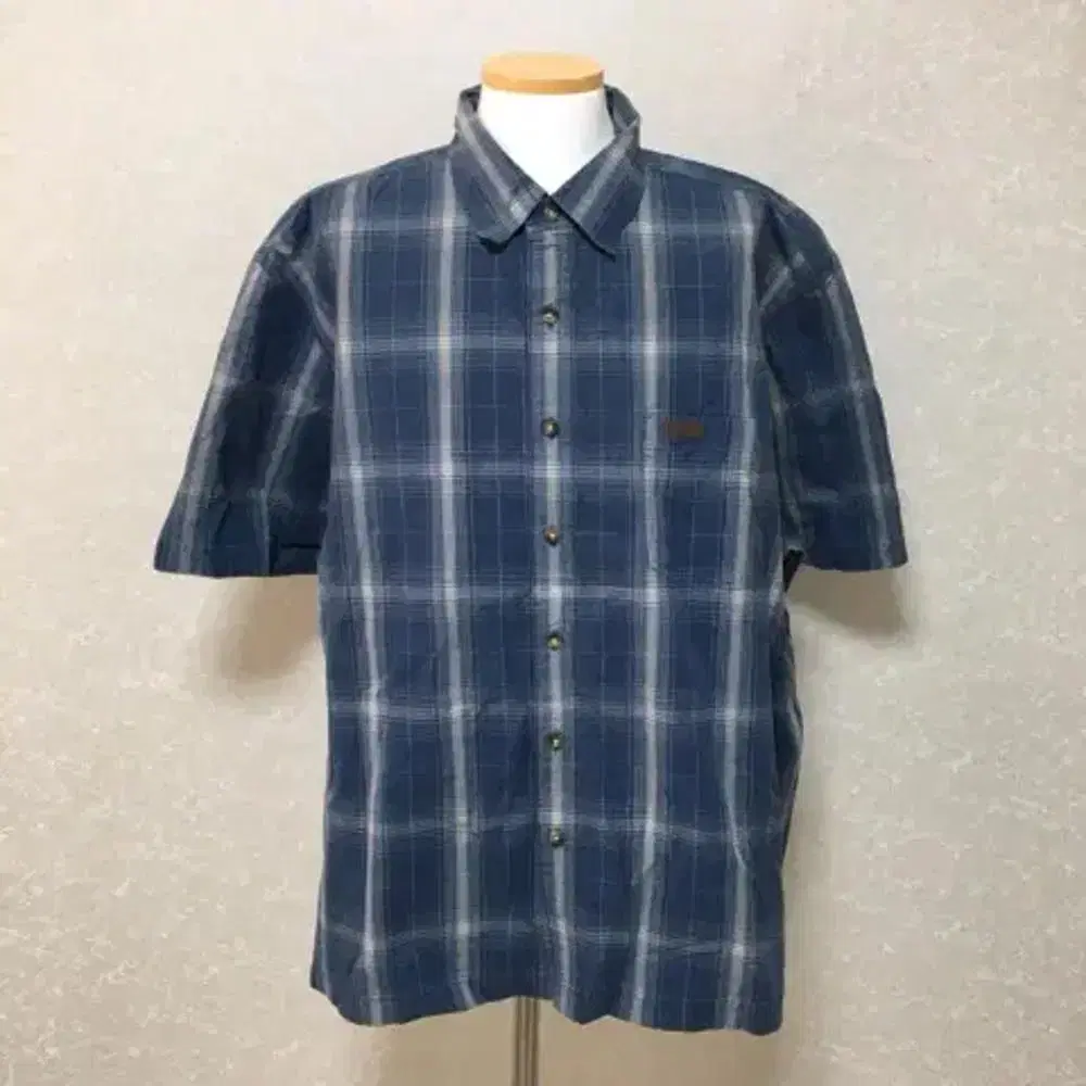 2XL Carhartt Vahn-Heart Short-Sleeved Shirt. Carhartt (c35)