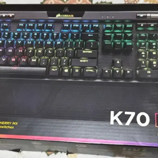 커세어 k70 rgb mk.2 적축 키보드 팝니다