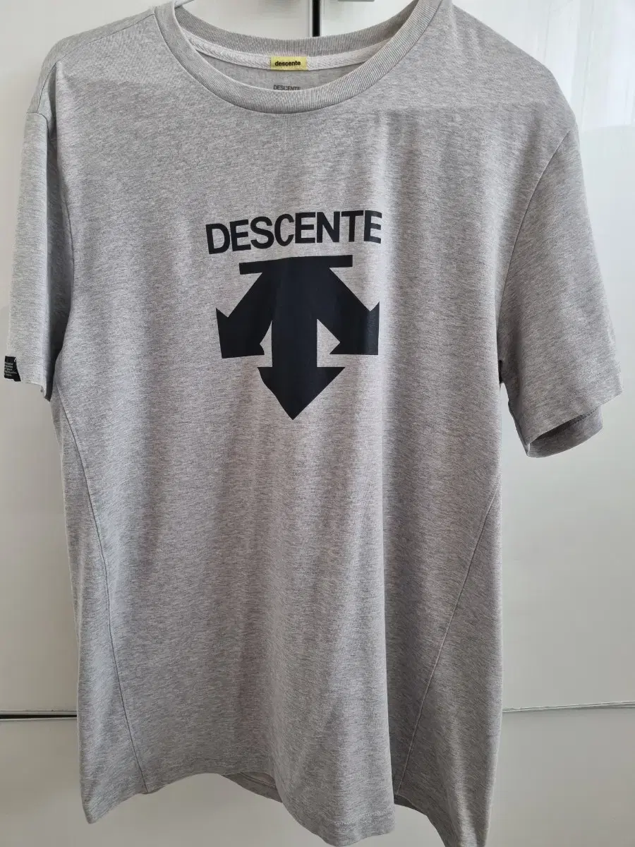 Descent Short Sleeve T-Shirt 100