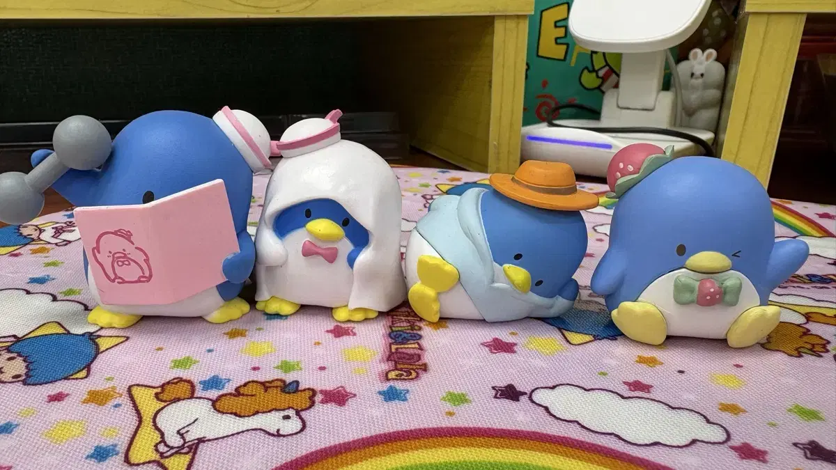 Sanrio Figures Gacha Mengu Tuxedo Sam Pompu Kitty Kikirara