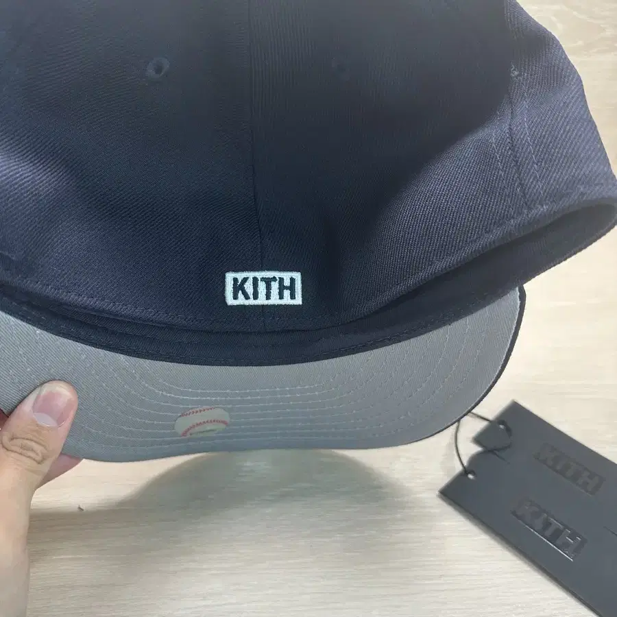 [새상품]Kith 뉴에라 양키스 모자(스냅백) 네이비