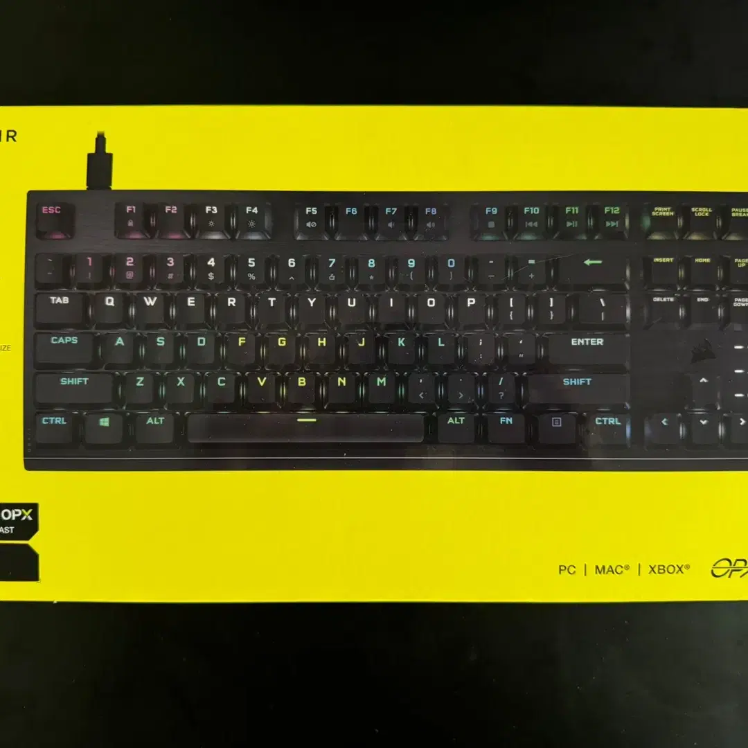 커세어 K60 OPX  TKL (텐키리스) 광적축 키보드 팝니다