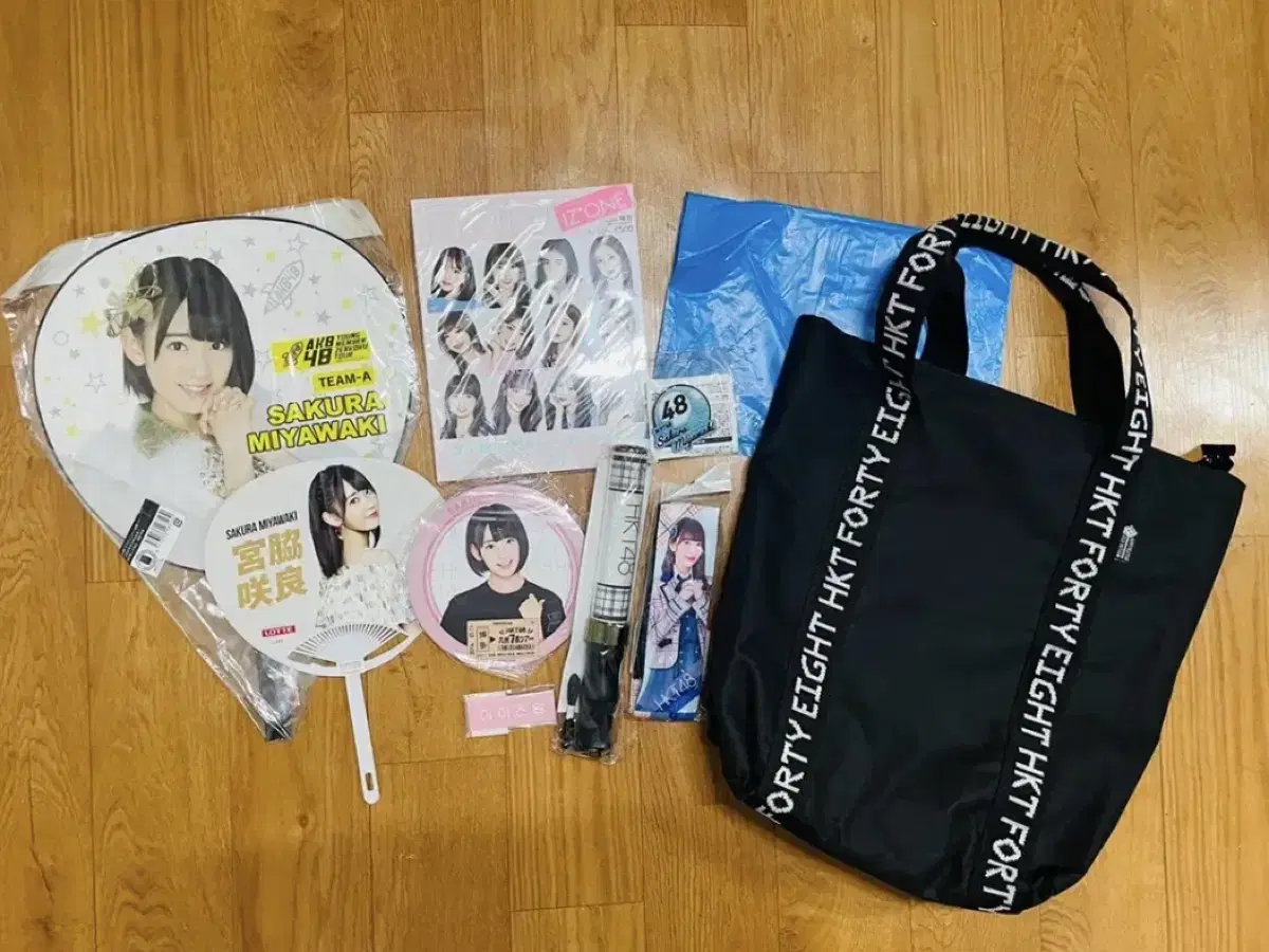 HKT48 lightstick + sakura goods (iz*one le sserafim AKB48)