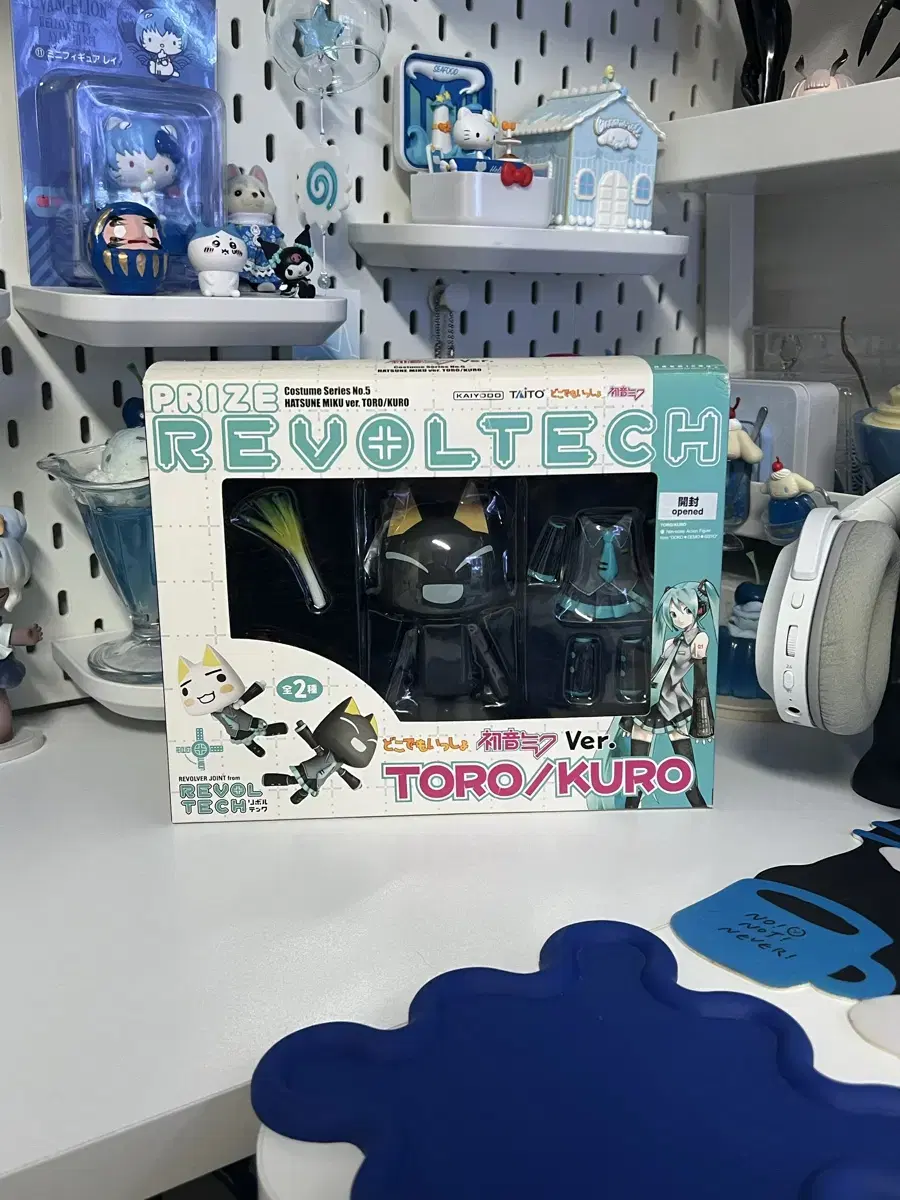 (Unsealed) Tokodemo Itsho Hatsunemiku Collaboration Kuro Revoltek Figure