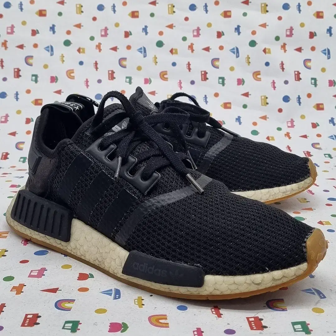 아디다스 NMD R1 남성운동화275