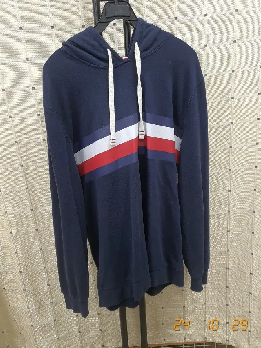 Tommy Hilfiger HoodieL Navy (no label, see true to size)