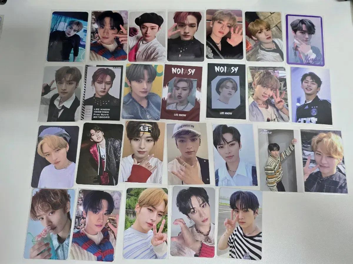 Straykids lee know photocard