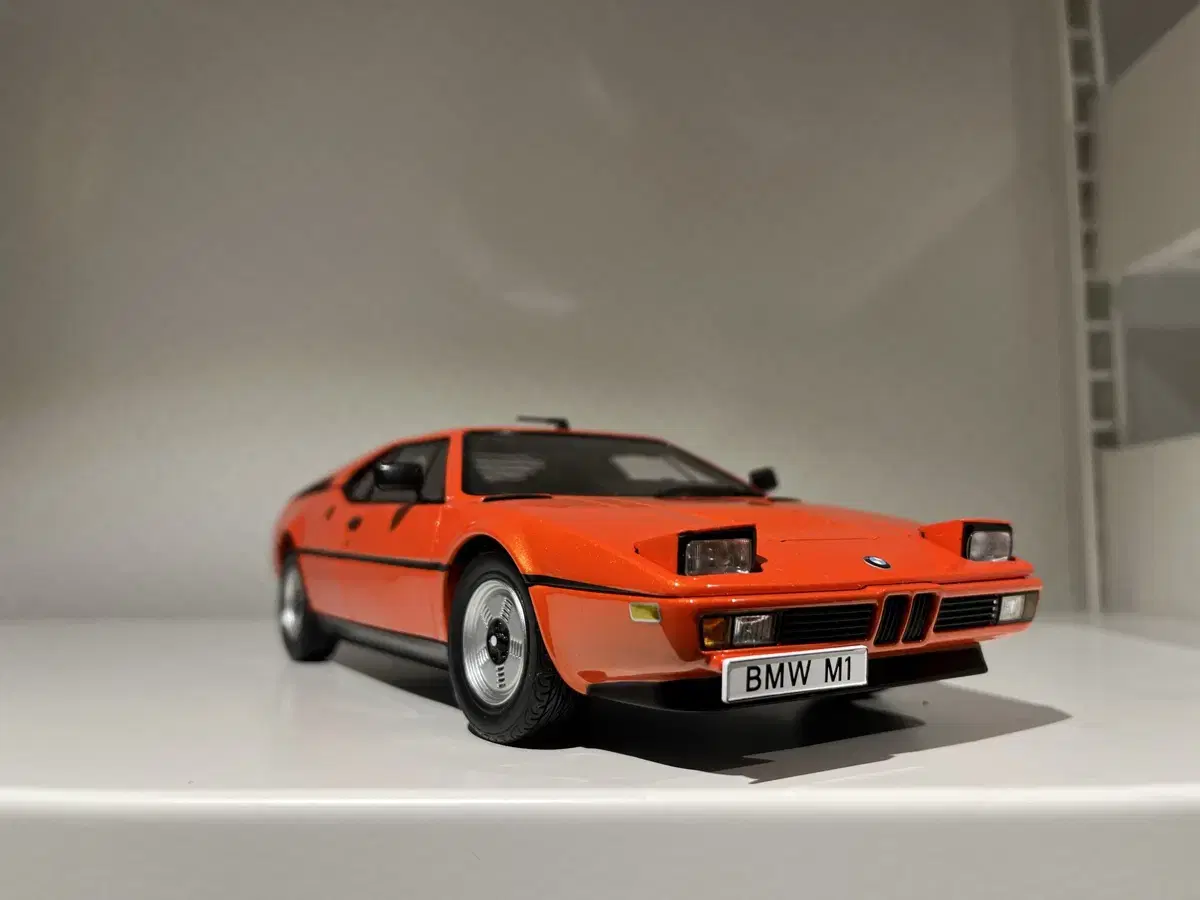 다이캐스트1:18 BMW M1 팝니다.