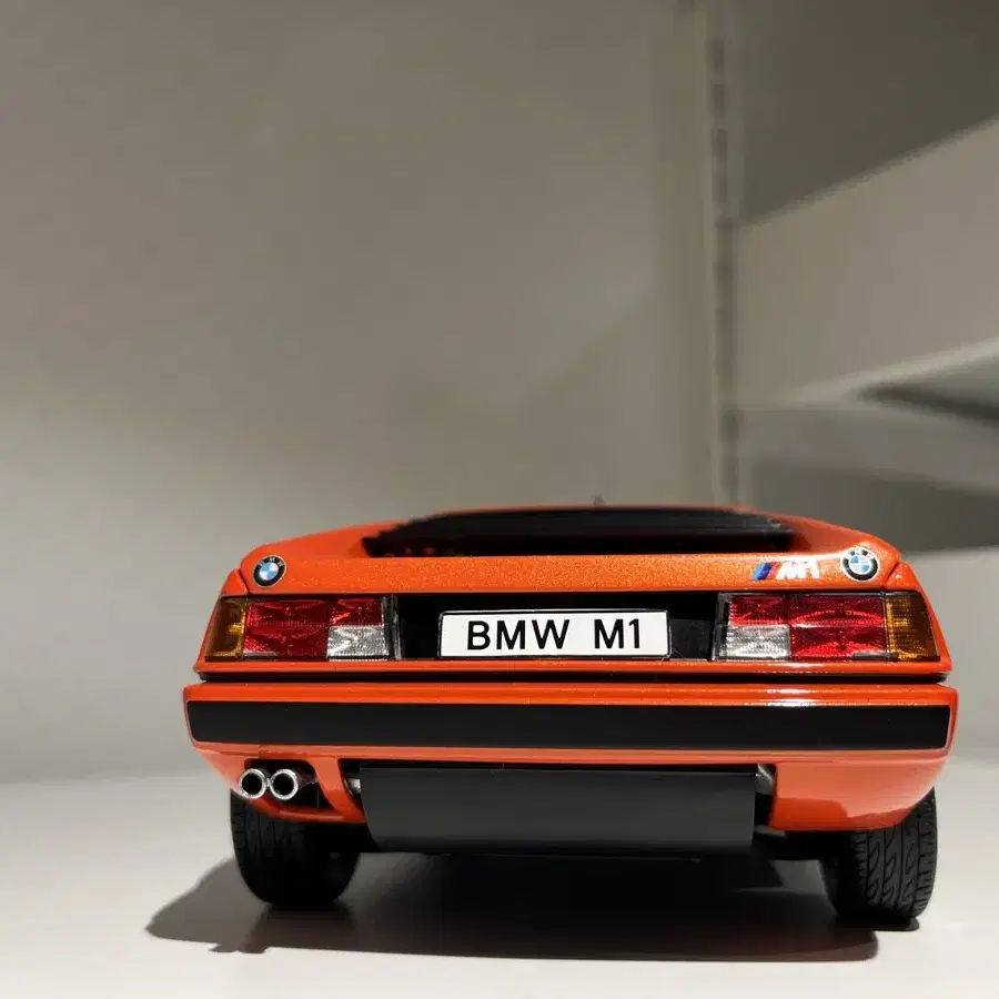 다이캐스트1:18 BMW M1 팝니다.