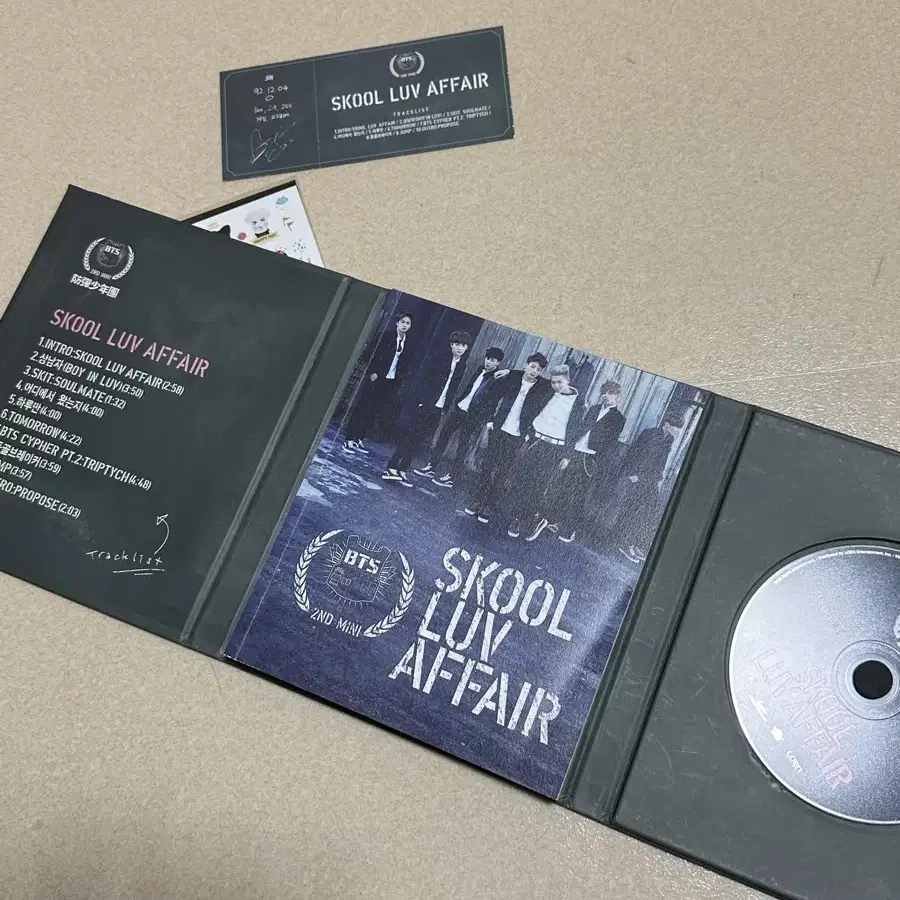 방탄 BTS 진 싸인 앨범 (SKOOL LUV AFFAIR)