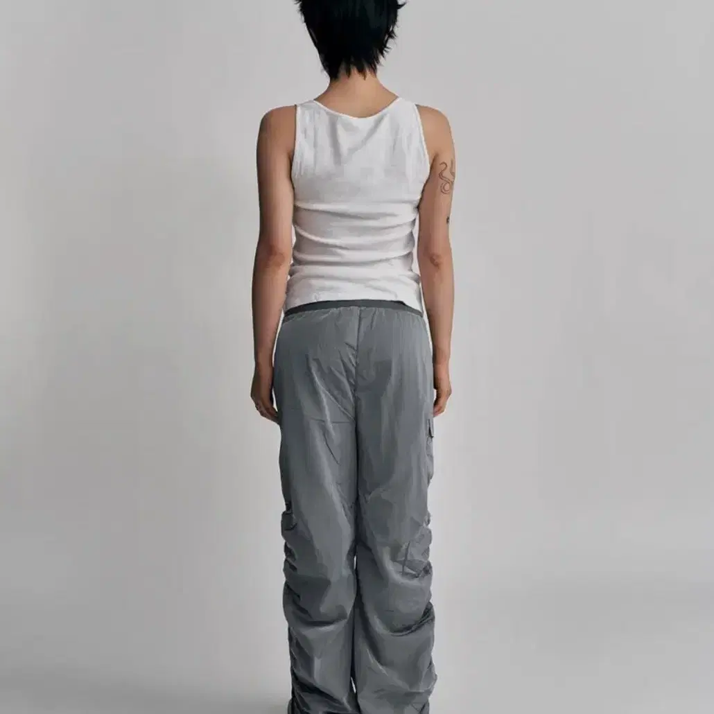 루루 ruru NYLON SHIRRING CARGO PANTS