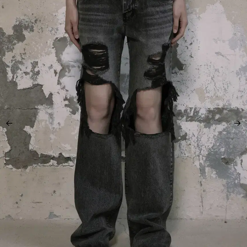 보헤미안서울 DISTRESSED DEEP GRAY JEANS (S)