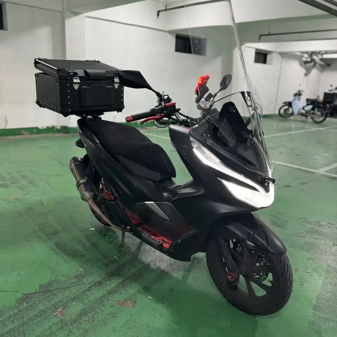 혼다)요시무라 정품 20년식 pcx125 저렴하게 판매합니다!