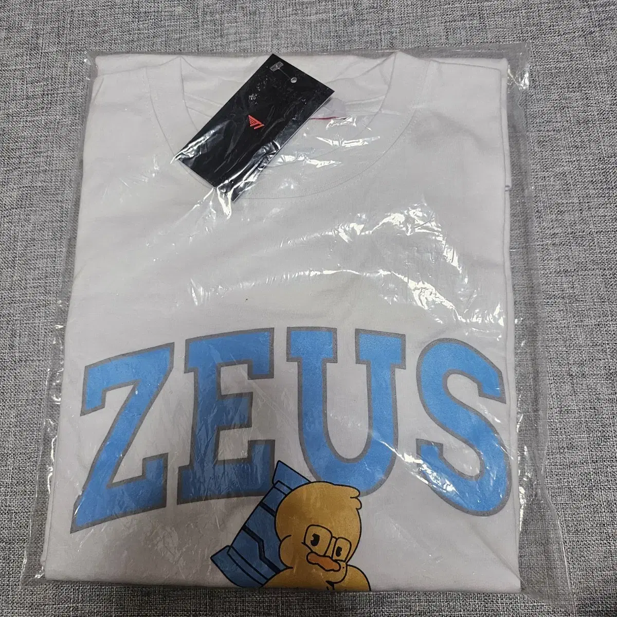 T1 Zeus pop up Short Sleeve T-Shirt