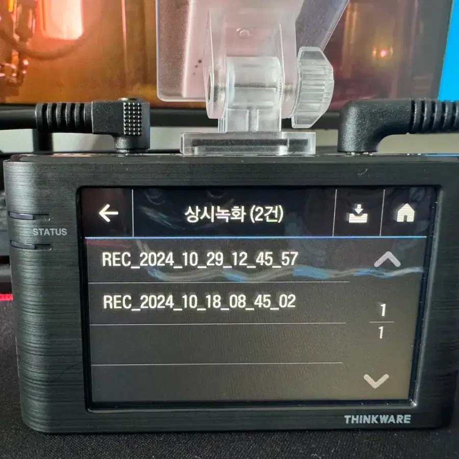 블랙박스 2채널 아이나비 Z5000+ FHD 32GB 팝니다. 7531B