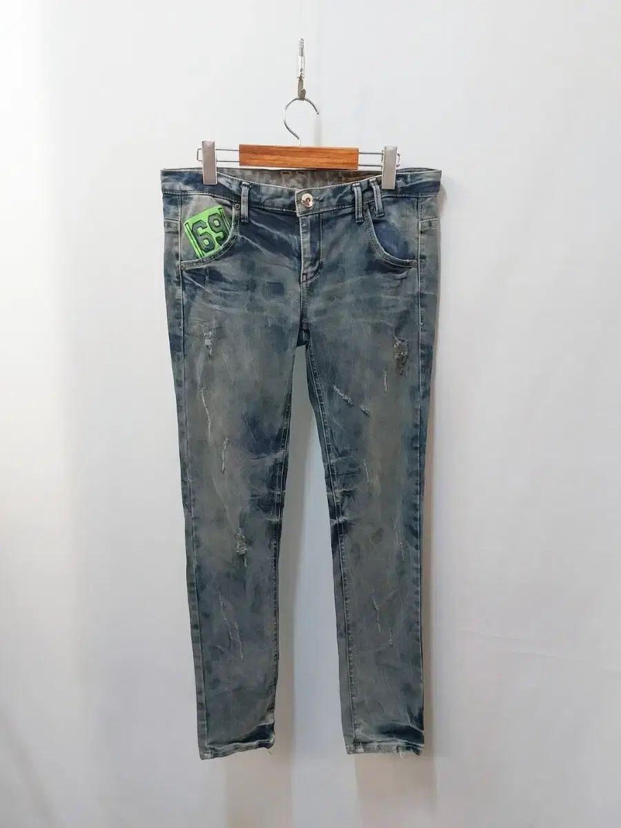 L) YANU Vintage Span Jeans