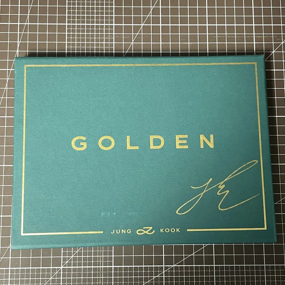 bangtan jungkook bts GOLDEN non-sale album autographed