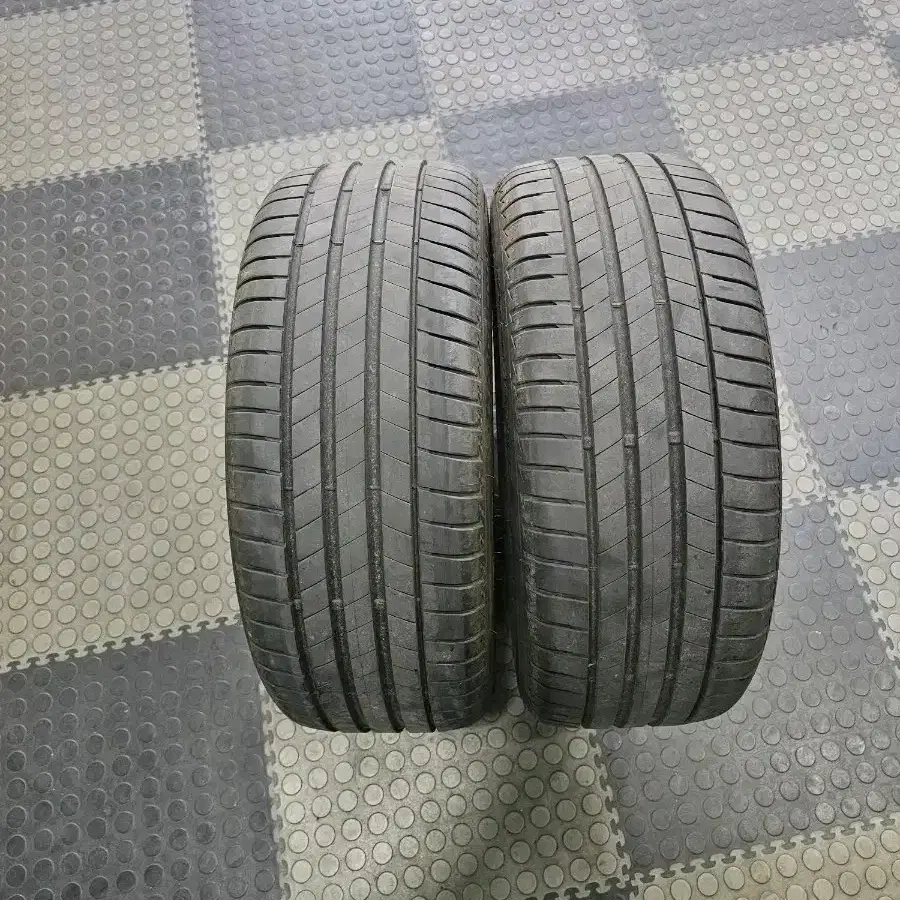 245/45R19 브릿지스톤 TOO5 2본