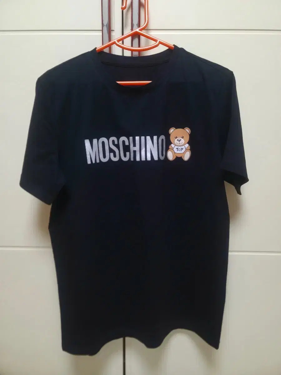 MOSCHINO, 블렉&화이트