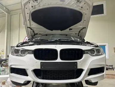 BMW F30 3시리즈 M스포츠 패키지 바디킷 및 튜닝 파츠