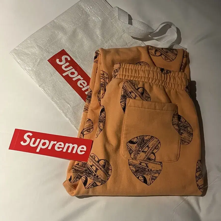 supreme love cash sweatpant 슈프림 조거팬츠 스웻