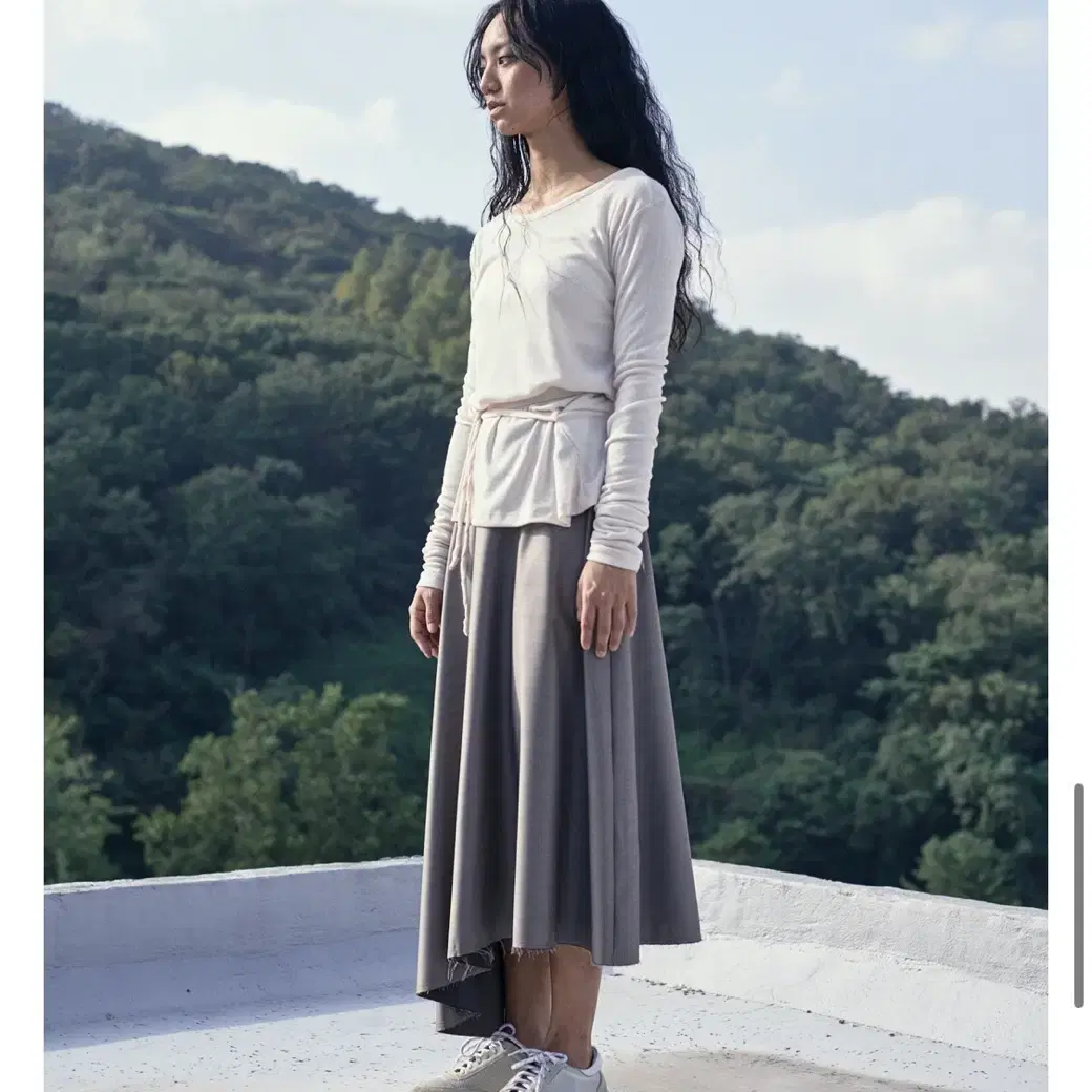 PULA 뿔라 raw cutting skirt