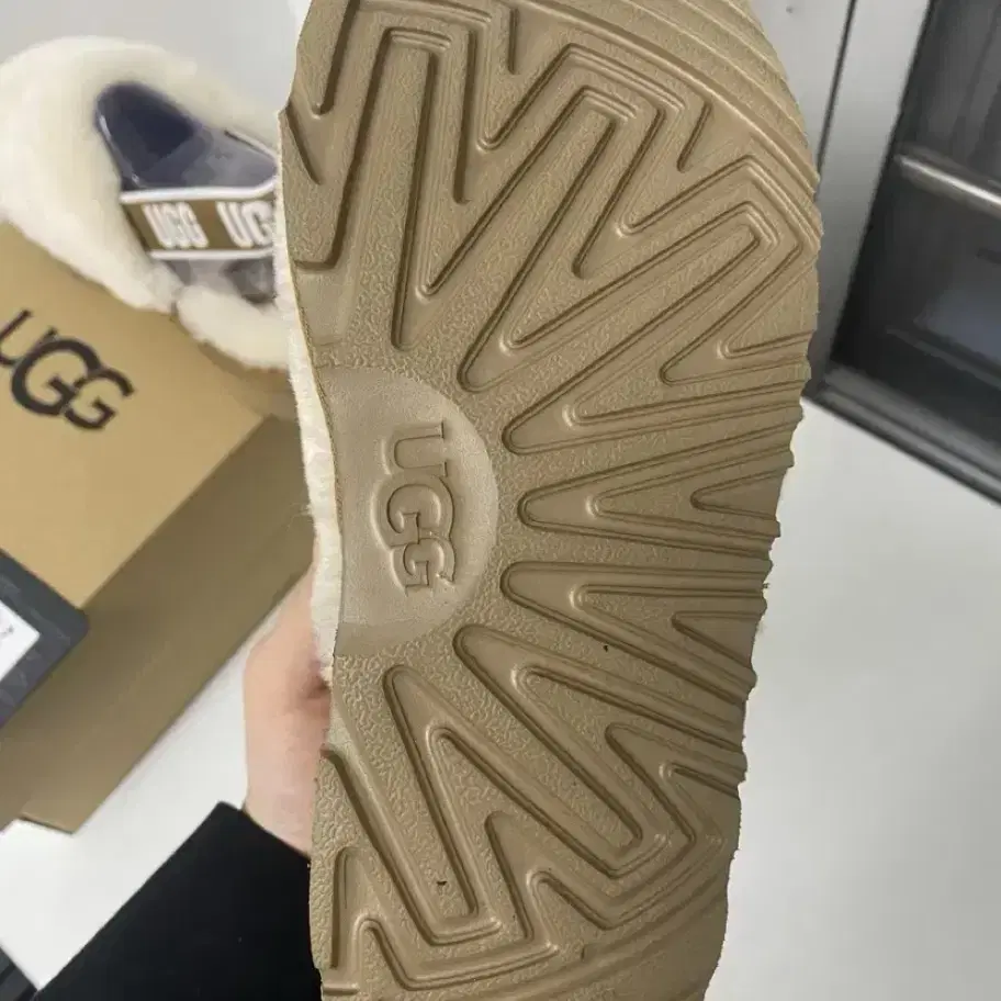 UGG 어그 키즈 슬리퍼