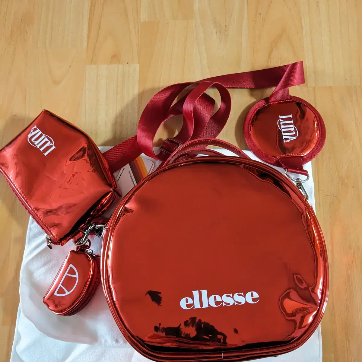 엘레쎄 ellesse 홀로그램 토트백 루나백 + 파우치2종 새제품 판매