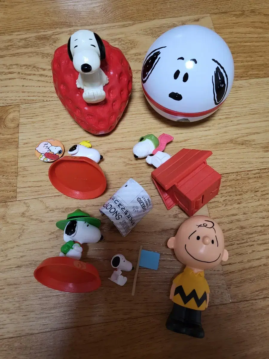 Snoopy 65th Anniversary Figurine Happy Meal in Bulk