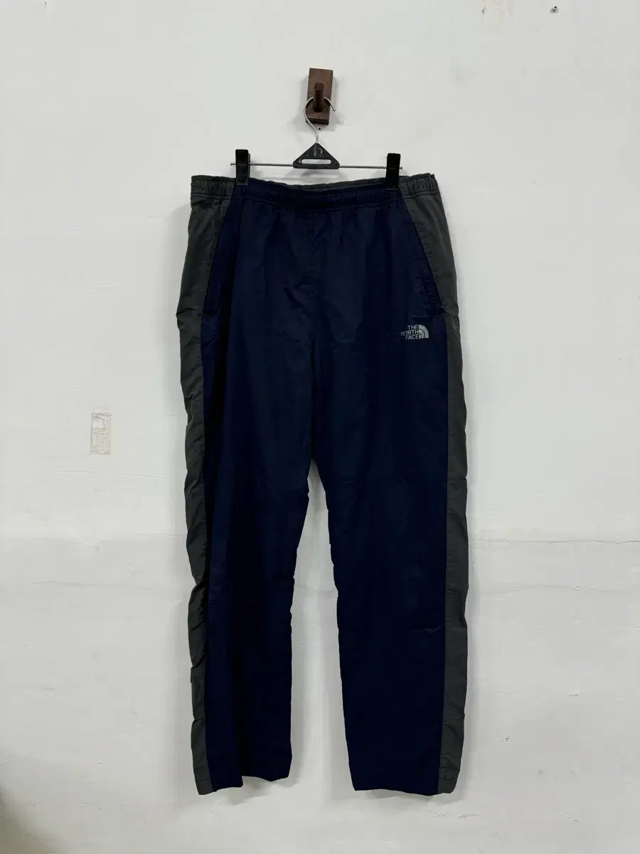 (35-36) North Face Woven Pants for Fall and Winter