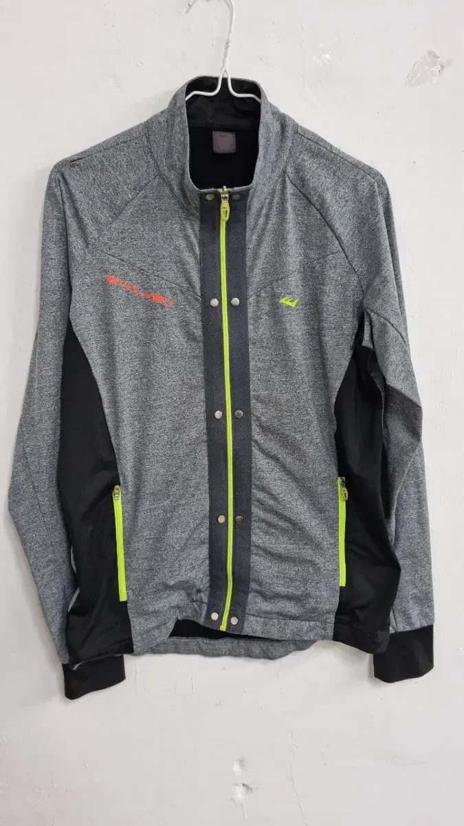 Men's Everest Zip-up B191