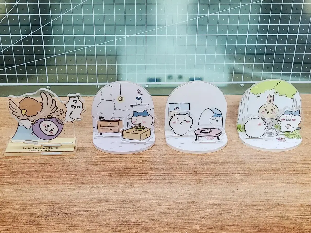 Chiikawa acrylic stand 4 species (Ichifujinitakasan nasubi, etc.)