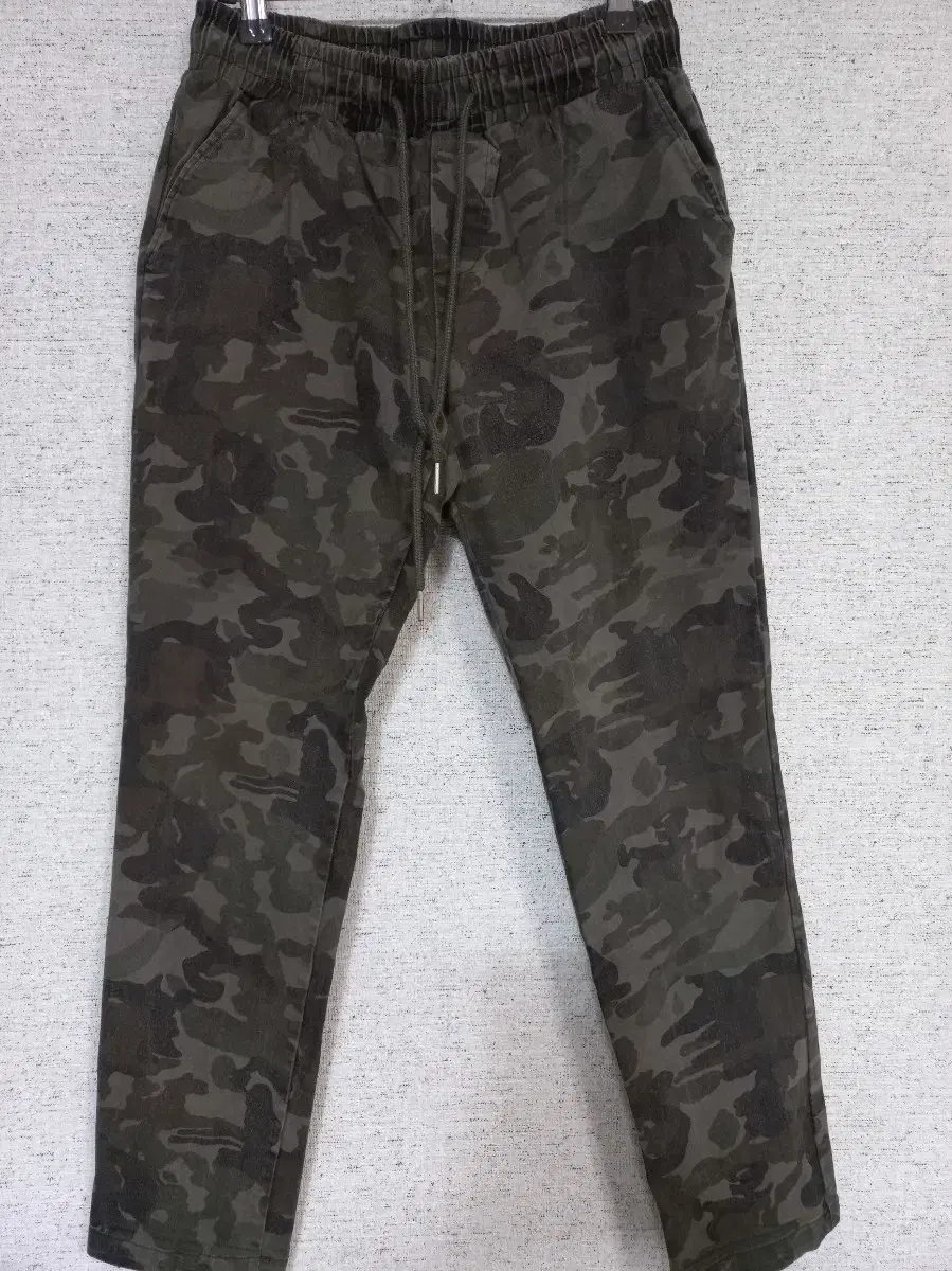 Rare Camo Banded Cotton Pants (size 48)