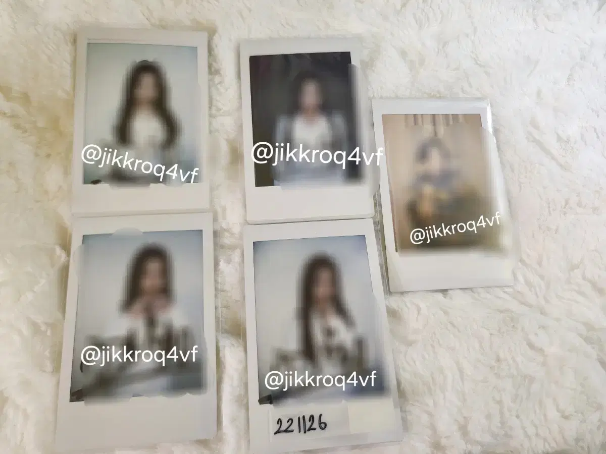 Class:y Kim Riwon,Won Jimin signature polaroid sells