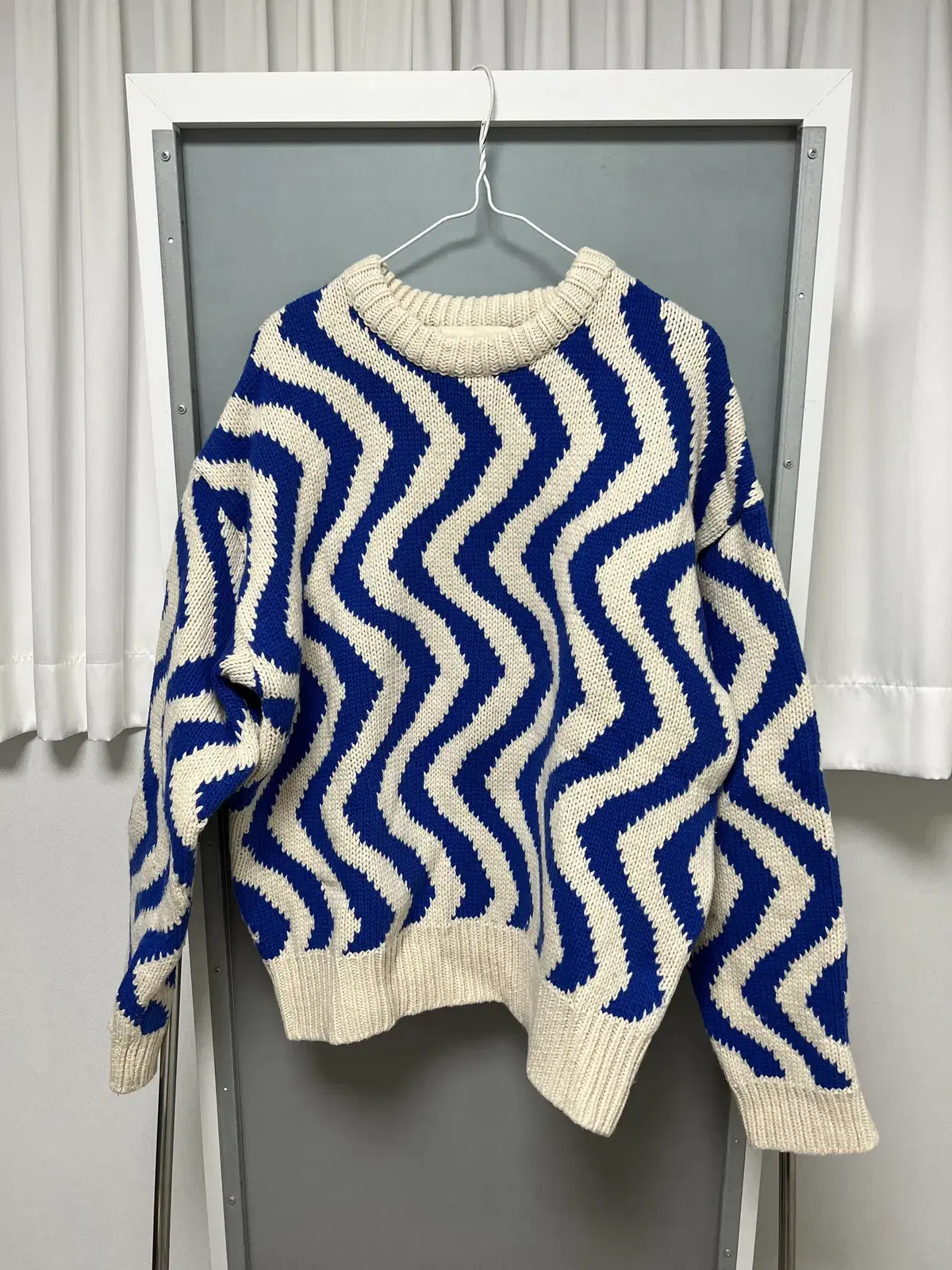 [M] STU Wave Line Jacquard Sweater Blue