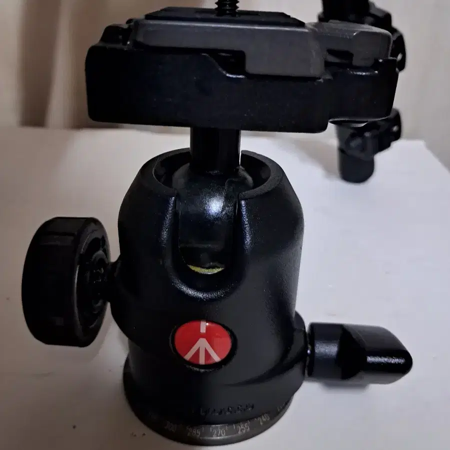 Manfrotto 190XPROB  +488RC2  BALL HEAD