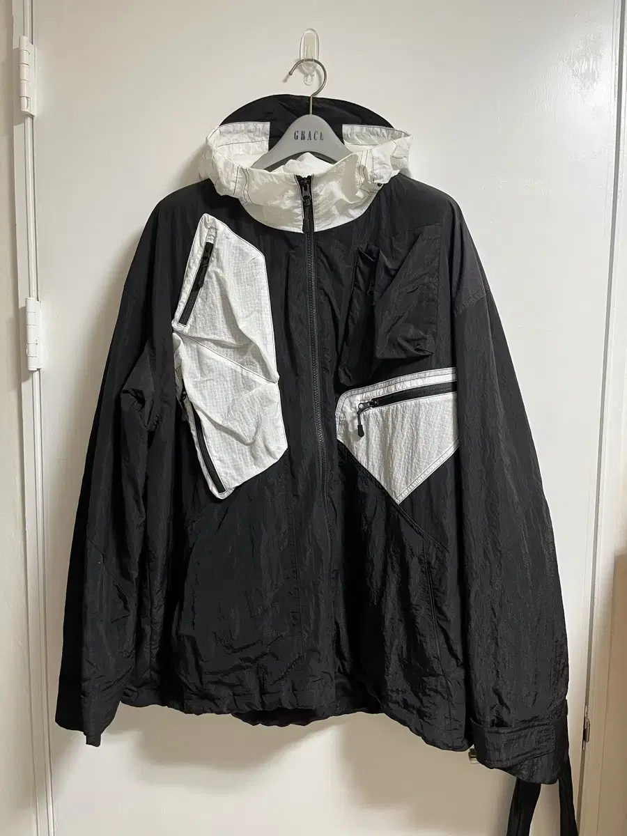 [2] Undermica Gusa GUSA Windbreaker Snow White